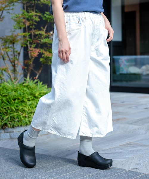 OMNIGOD（オムニゴッド）の「[OMNIGOD womens / オムニゴッド] 10ozデニム 5Pイージーワイドキュロット（デニムパンツ・レディース・ホワイト・2/3）」の19枚目の写真