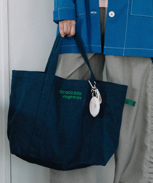 POU DOU DOU(プードゥドゥ)の「POU DOU DOUロゴ刺繍キャンバスバッグ(トートバッグ・レディース・ブルー/ネイビー/ピンク/キナリ・8)」の3枚目の写真