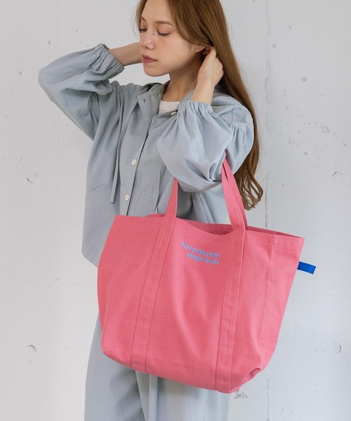 POU DOU DOU(プードゥドゥ)の「POU DOU DOUロゴ刺繍キャンバスバッグ(トートバッグ・レディース・ブルー/ネイビー/ピンク/キナリ・8)」の5枚目の写真