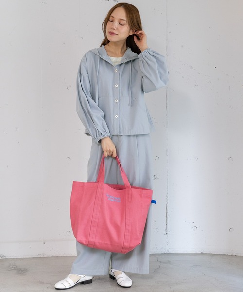 POU DOU DOU(プードゥドゥ)の「POU DOU DOUロゴ刺繍キャンバスバッグ(トートバッグ・レディース・ブルー/ネイビー/ピンク/キナリ・8)」の7枚目の写真