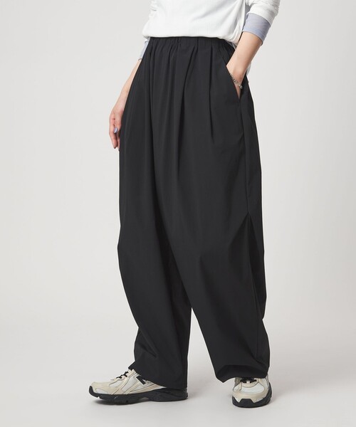green label relaxing(グリーンレーベルリラクシング)の「【WEB限定】<at ease>2WAY ワイド パンツ 撥水 UVカット(その他パンツ・レディース・ブラウン/ブラック・FREE)」の22枚目の写真