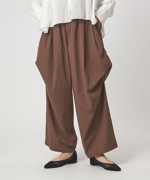 green label relaxing(グリーンレーベルリラクシング)の「【WEB限定】<at ease>2WAY ワイド パンツ 撥水 UVカット(その他パンツ・レディース・ブラウン/ブラック・FREE)」の3枚目の写真
