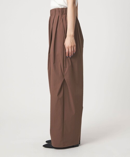 green label relaxing(グリーンレーベルリラクシング)の「【WEB限定】<at ease>2WAY ワイド パンツ 撥水 UVカット(その他パンツ・レディース・ブラウン/ブラック・FREE)」の12枚目の写真