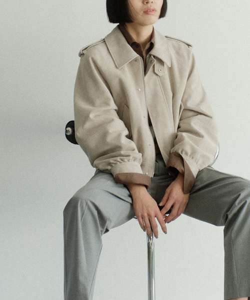 JOURNAL STANDARD（ジャーナルスタンダード）の「別注【Ayumi.Hamamoto×JOURNALSTANDARD】A/H Goat Suede Flight BZ（ブルゾン・レディース・ベージュ・FREE）」の3枚目の写真