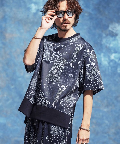 Jih Nunc（ジーヌンク）の「mt10234-ペイズリー×レオパードパッチワークプリントポンチカットソー(JIH-R1186)（Tシャツ/カットソー・メンズ・ネイビー/ブラック・S/L/M）」の2枚目の写真