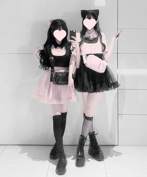 OLIVE des OLIVE（オリーブデオリーブ）の「【インフルエンサー企画】miko collar short tops（シャツ/ブラウス・レディース・ピンク/ブラック・FREE）」の4枚目の写真