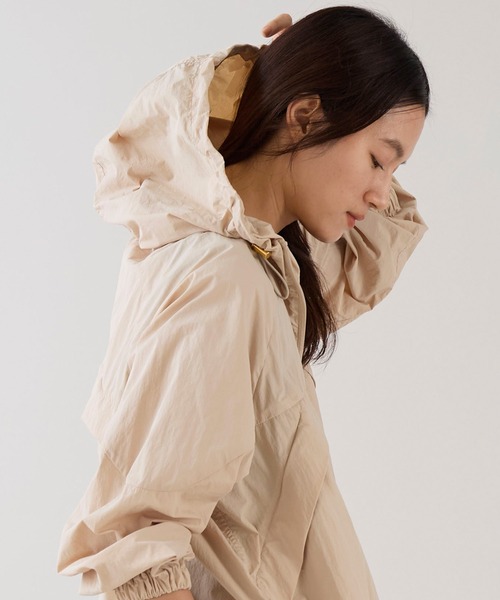 marmors（マルモア）の「【marmors】撥水パッカブルウィンドブレーカー（その他アウター・レディース・ブラウン/ライトベージュ/グレイッシュベージュ・36）」の12枚目の写真