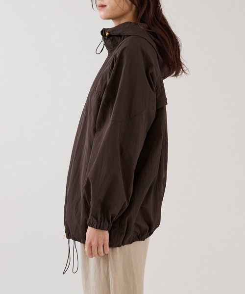 marmors（マルモア）の「【marmors】撥水パッカブルウィンドブレーカー（その他アウター・レディース・ブラウン/ライトベージュ/グレイッシュベージュ・36）」の6枚目の写真