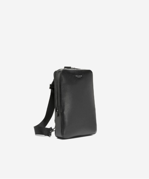 COLE HAAN(コールハーン)の「スローン ミディアム スリング mens(ボディバッグ/ウエストポーチ・メンズ・ブラック・OSFA)」の3枚目の写真