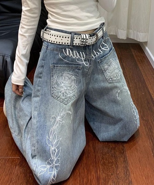 Ressaca(レサーカ)の「花柄刺繍ワイドデニムパンツ(デニムパンツ・レディース・ブルー・L/M)」の8枚目の写真