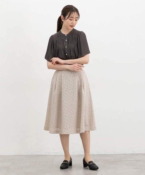 Honeys(ハニーズ)の「シャーリングブラウス(シャツ/ブラウス・レディース・チャコール/モカ/グリーン/ライム/グレイッシュベージュ・3L/L/LL/M/S)」の7枚目の写真