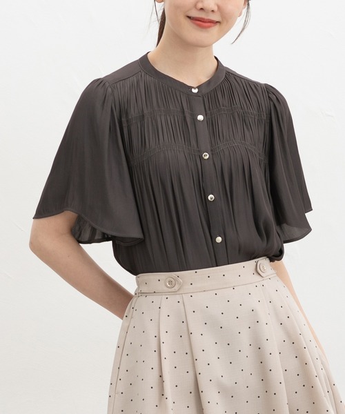 Honeys(ハニーズ)の「シャーリングブラウス(シャツ/ブラウス・レディース・チャコール/モカ/グリーン/ライム/グレイッシュベージュ・3L/L/LL/M/S)」の8枚目の写真
