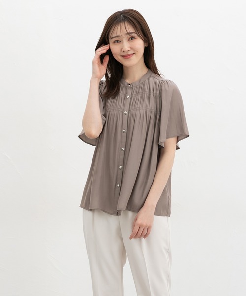 Honeys(ハニーズ)の「シャーリングブラウス(シャツ/ブラウス・レディース・チャコール/モカ/グリーン/ライム/グレイッシュベージュ・3L/L/LL/M/S)」の18枚目の写真