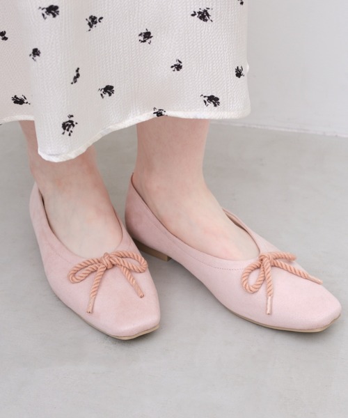 Launa lea(ラウナレア)の「【26春夏新作】ロープリボンスクエアトゥバレエシューズ(B7102A)(バレエシューズ・レディース・イエロー/ピンク/ブラック/ライトベージュ/グレー・22.5cm/23.0cm/23.5cm/24.0cm/24.5cm/22.0cm/25.0cm)」の5枚目の写真