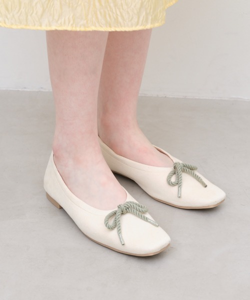 Launa lea(ラウナレア)の「【26春夏新作】ロープリボンスクエアトゥバレエシューズ(B7102A)(バレエシューズ・レディース・イエロー/ピンク/ブラック/ライトベージュ/グレー・22.5cm/23.0cm/23.5cm/24.0cm/24.5cm/22.0cm/25.0cm)」の4枚目の写真