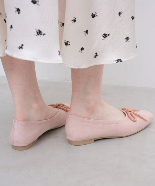 Launa lea(ラウナレア)の「【26春夏新作】ロープリボンスクエアトゥバレエシューズ(B7102A)(バレエシューズ・レディース・イエロー/ピンク/ブラック/ライトベージュ/グレー・22.5cm/23.0cm/23.5cm/24.0cm/24.5cm/22.0cm/25.0cm)」の8枚目の写真