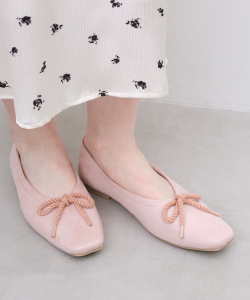 Launa lea(ラウナレア)の「【26春夏新作】ロープリボンスクエアトゥバレエシューズ(B7102A)(バレエシューズ・レディース・イエロー/ピンク/ブラック/ライトベージュ/グレー・22.5cm/23.0cm/23.5cm/24.0cm/24.5cm/22.0cm/25.0cm)」の6枚目の写真