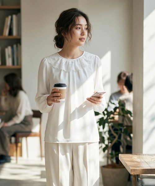 Perfect Suit FActory(パーフェクトスーツファクトリー)の「ギャザーレースブラウス オフホワイト/ブラック(Tシャツ/カットソー・レディース・オフホワイト・S/M)」の1枚目の写真