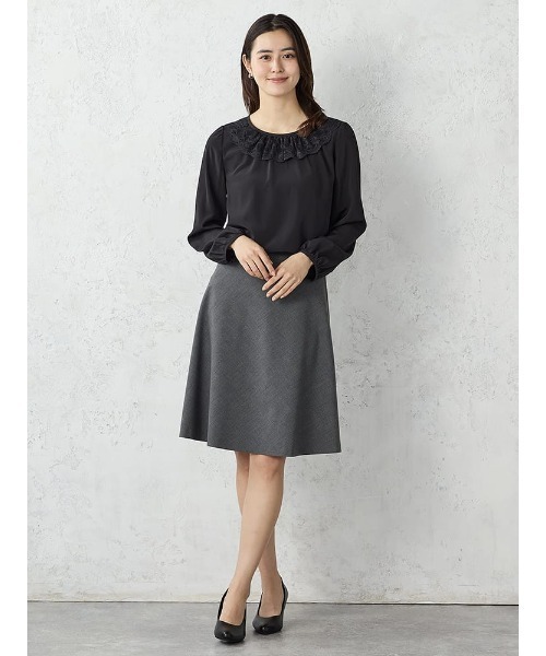 Perfect Suit FActory(パーフェクトスーツファクトリー)の「ギャザーレースブラウス オフホワイト/ブラック(Tシャツ/カットソー・レディース・オフホワイト・S/M)」の11枚目の写真