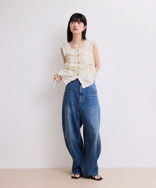 ADAM ET ROPE'(アダムエロペ)の「【WEB限定】シャーリングジレ(ベスト・レディース・ブラック/ブラウン/オフホワイト・FREE)」の6枚目の写真
