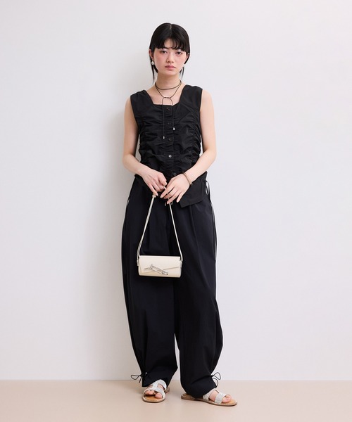 ADAM ET ROPE'(アダムエロペ)の「【WEB限定】シャーリングジレ(ベスト・レディース・ブラック/ブラウン/オフホワイト・FREE)」の7枚目の写真