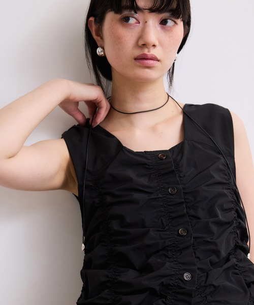 ADAM ET ROPE'(アダムエロペ)の「【WEB限定】シャーリングジレ(ベスト・レディース・ブラック/ブラウン/オフホワイト・FREE)」の15枚目の写真