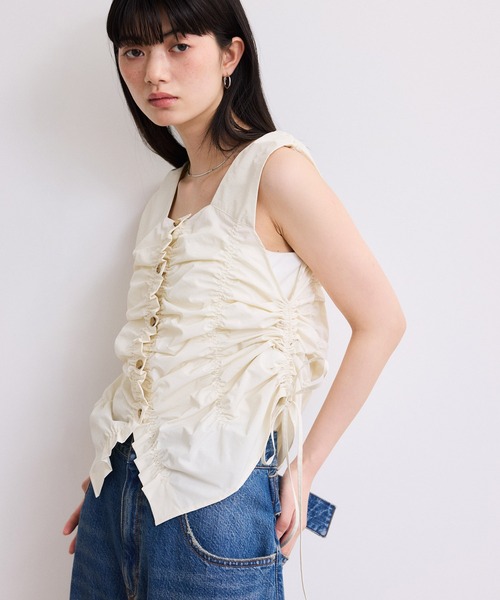 ADAM ET ROPE'(アダムエロペ)の「【WEB限定】シャーリングジレ(ベスト・レディース・ブラック/ブラウン/オフホワイト・FREE)」の16枚目の写真