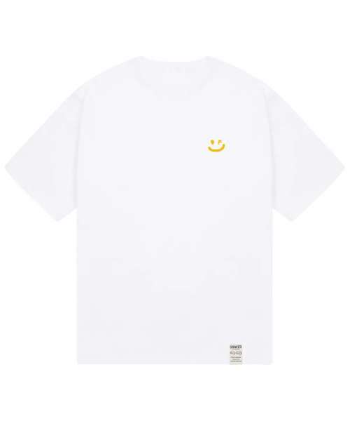 GRAVER（グレーバー）の「[ユニセックス]スモールドローイングスマイル半袖Tシャツ_ホワイト/イエローロゴ（Tシャツ/カットソー・レディース・ホワイト・SMALL/MEDIUM/LARGE/X-LARGE）」の2枚目の写真