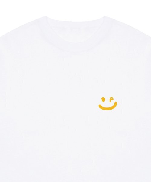 GRAVER（グレーバー）の「[ユニセックス]スモールドローイングスマイル半袖Tシャツ_ホワイト/イエローロゴ（Tシャツ/カットソー・レディース・ホワイト・SMALL/MEDIUM/LARGE/X-LARGE）」の3枚目の写真