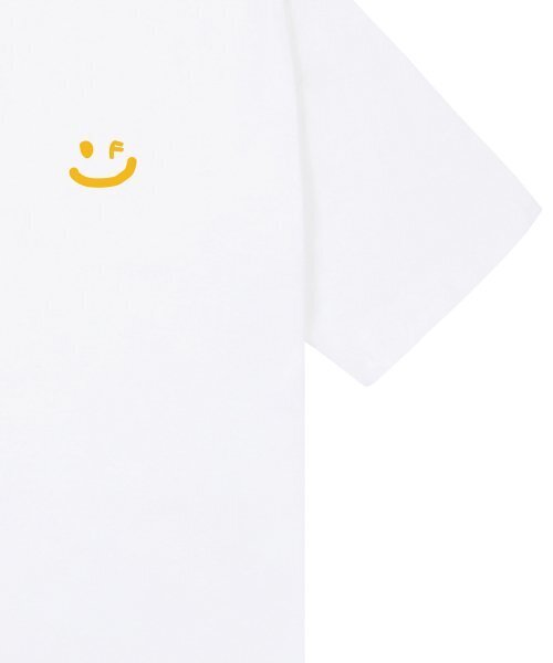 GRAVER（グレーバー）の「[ユニセックス]スモールドローイングスマイル半袖Tシャツ_ホワイト/イエローロゴ（Tシャツ/カットソー・レディース・ホワイト・SMALL/MEDIUM/LARGE/X-LARGE）」の4枚目の写真
