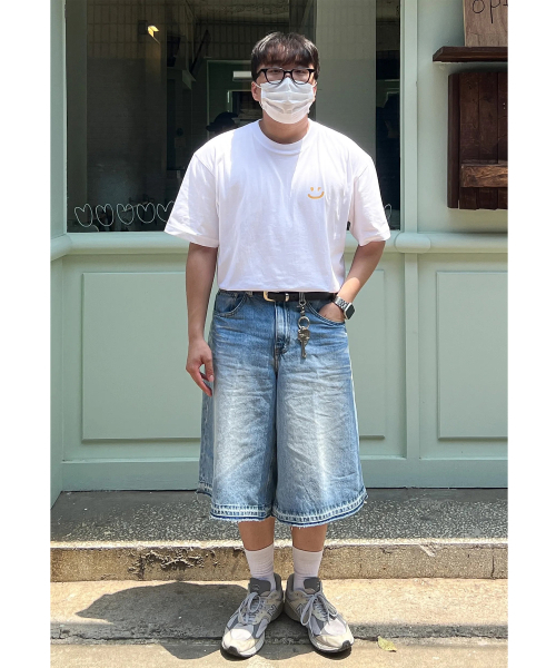 GRAVER（グレーバー）の「[ユニセックス]スモールドローイングスマイル半袖Tシャツ_ホワイト/イエローロゴ（Tシャツ/カットソー・レディース・ホワイト・SMALL/MEDIUM/LARGE/X-LARGE）」の10枚目の写真