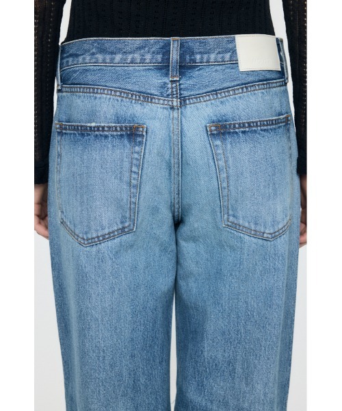 MOUSSY(マウジー)の「MIDRISE DAMAGED SLIM STRAIGHT(デニムパンツ・レディース・ブルー・0/1/2)」の12枚目の写真