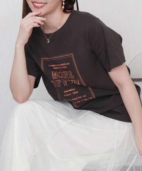 libelle more(リベル モア)の「USAコットンプリント刺繍Tシャツ【接触冷感】(Tシャツ/カットソー・レディース・チャコールグレー/オフホワイト/ブラック/ブラウン・M/L)」の1枚目の写真