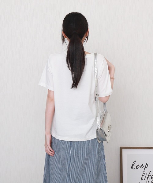 libelle more(リベル モア)の「USAコットンプリント刺繍Tシャツ【接触冷感】(Tシャツ/カットソー・レディース・チャコールグレー/オフホワイト/ブラック/ブラウン・M/L)」の17枚目の写真