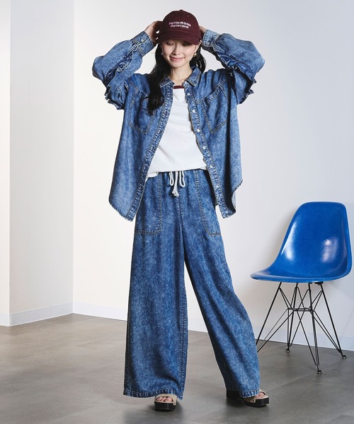 ROSE BUD(ローズバッド)の「LIGHT OZ FRILL DENIM SHIRT(シャツ/ブラウス・レディース・ライトインディゴブルー/インディゴブルー・ONE SIZE)」の8枚目の写真