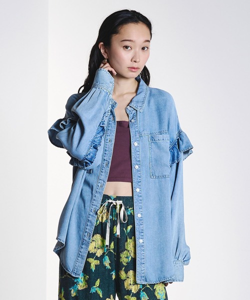 ROSE BUD(ローズバッド)の「LIGHT OZ FRILL DENIM SHIRT(シャツ/ブラウス・レディース・ライトインディゴブルー/インディゴブルー・ONE SIZE)」の18枚目の写真