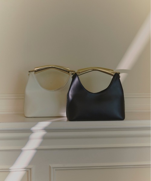 ORGUE(オルグ)の「Gold handle bag/ゴールドハンドルバッグ(ハンドバッグ・レディース・ブラック/アイボリー・FREE)」の1枚目の写真