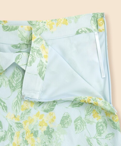 BROOKS BROTHERS（ブルックスブラザーズ）の「ビスコース／リネン　フローラルプリント　ベルテッド　マーメイドライン　ミディスカート（スカート・レディース・ライトブルー・0/2/4/6/8）」の3枚目の写真