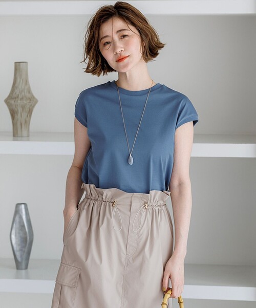 23区(ニジュウサンク)の「シルキータッチ フレンチスリーブ Tシャツ(Tシャツ/カットソー・レディース・グレー系/ベージュ系/ホワイト系/パイングリーン系/ピンク系/カーキ系/ダルブルー系/ブラック系/ネイビー系・38)」の8枚目の写真
