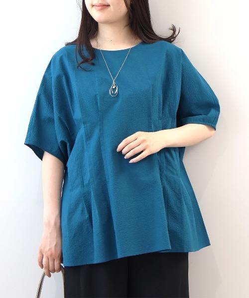 fleur by mint breeze（フルールバイミントブリーズ）の「【L～5L 大きいサイズ】コットンシアサッカーサイドタックブラウス（シャツ/ブラウス・レディース・オフホワイト/ブルー/ブラック・LL/3L/4L/5L/L）」の3枚目の写真