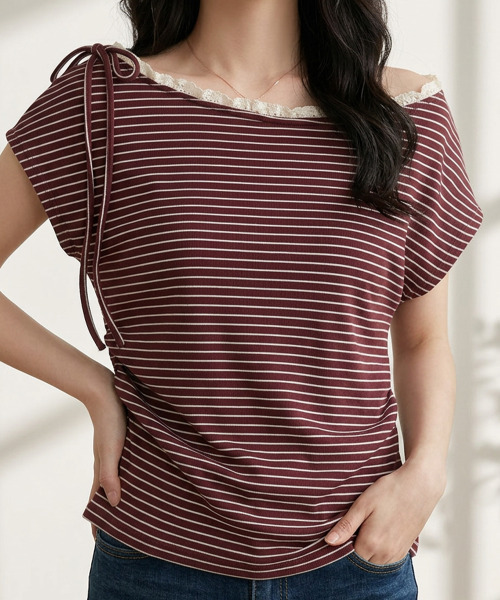 VIVID LADY(ビビッドレディー)の「レースネック リボン ボーダー柄 半袖トップス(Tシャツ/カットソー・レディース・ブラック/ワイン・FREE)」の3枚目の写真
