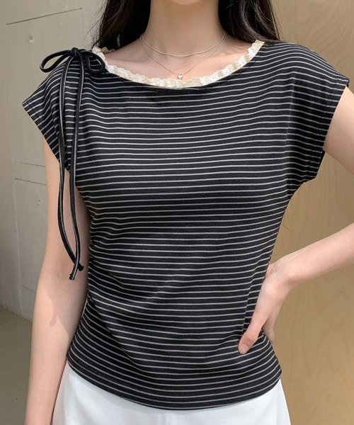 VIVID LADY(ビビッドレディー)の「レースネック リボン ボーダー柄 半袖トップス(Tシャツ/カットソー・レディース・ブラック/ワイン・FREE)」の7枚目の写真