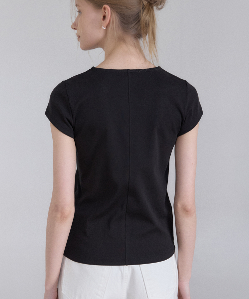 OURHOPE(アワーホープ)の「ロゴシルキー スリムフィットTシャツ - ブラック(Tシャツ/カットソー・レディース・ブラック・ONE)」の2枚目の写真