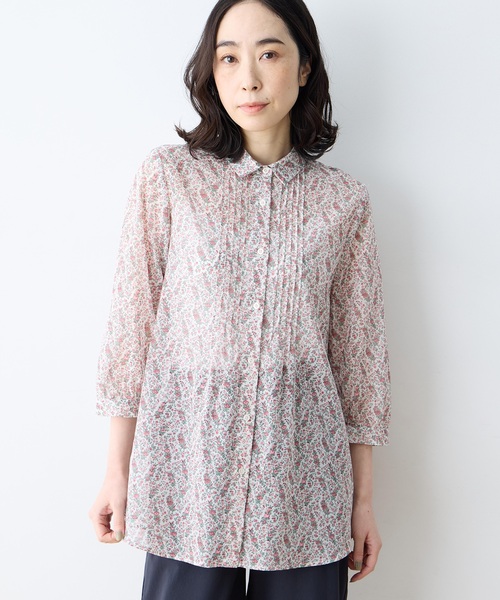 DECOY SINCE 1981(デコイシンスイチキュウハチイチ)の「【Liberty】花柄リバティシアーピンタックブラウス(シャツ/ブラウス・レディース・ブルー/ピンク・9号/11号/13号)」の2枚目の写真