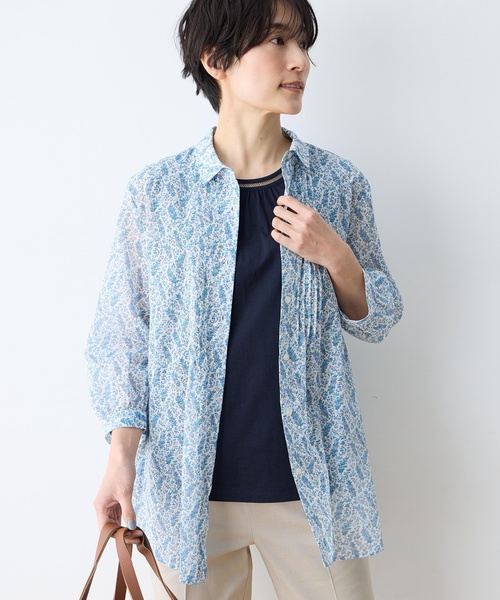 DECOY SINCE 1981(デコイシンスイチキュウハチイチ)の「【Liberty】花柄リバティシアーピンタックブラウス(シャツ/ブラウス・レディース・ブルー/ピンク・9号/11号/13号)」の3枚目の写真