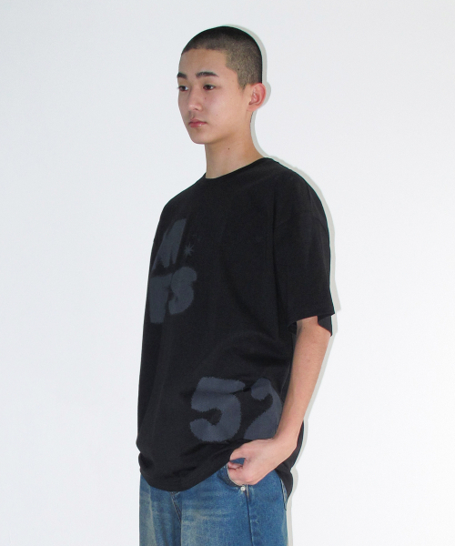 AMESWORLDWIDE(アメスワールドワイド)の「SPRAY 52 TYPO TEE BLACK(Tシャツ/カットソー・レディース・その他・SMALL/MEDIUM/LARGE)」の6枚目の写真
