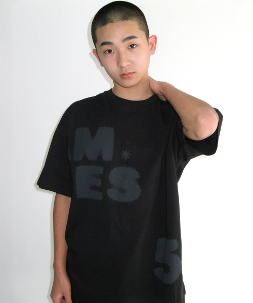 AMESWORLDWIDE(アメスワールドワイド)の「SPRAY 52 TYPO TEE BLACK(Tシャツ/カットソー・レディース・その他・SMALL/MEDIUM/LARGE)」の12枚目の写真