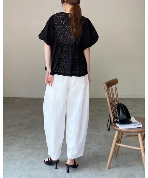 She's Closet(シーズクローゼット)の「スカラップレース 半袖 ボリューム袖 パフスリーブ ペプラムブラウス(シャツ/ブラウス・レディース・ブラック/ホワイト・FREE)」の16枚目の写真