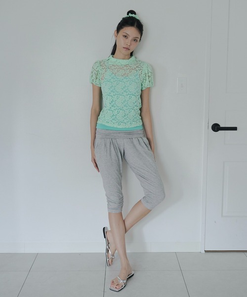 FEKETE（フェケテ）の「lace asymmetric collar puff blouse / 総レースパフスリーブブラウス（Tシャツ/カットソー・レディース・ミント/ホワイト/ブラック・SMALL/LARGE/MEDIUM）」の4枚目の写真