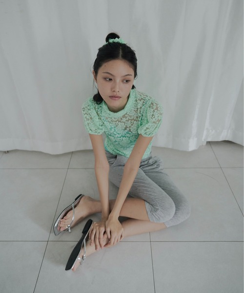 FEKETE（フェケテ）の「lace asymmetric collar puff blouse / 総レースパフスリーブブラウス（Tシャツ/カットソー・レディース・ミント/ホワイト/ブラック・SMALL/LARGE/MEDIUM）」の15枚目の写真